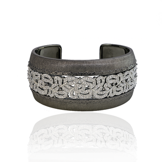 THE LUXURY GRAY DANTIL LACE BANGEL
