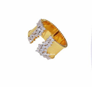 THE LUXURY GOLD RING