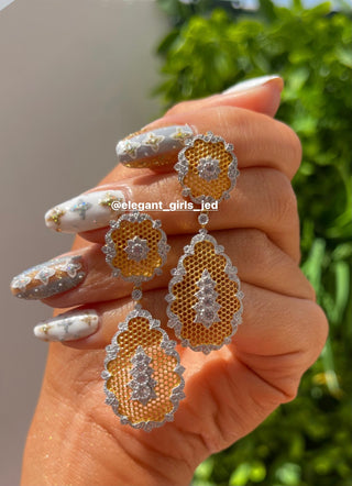 THE LUXURY LACE GOLD EARRING
