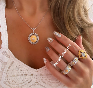 THE LUXURY ONE CLOVER RING