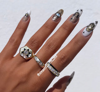 BLACK SOLITAIRE LINE ENAMEL RING