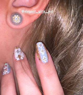 THE LUXURY SILVER STUD EARRING