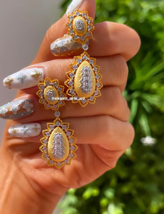 THE LUXURY LACE EDGES EARRING