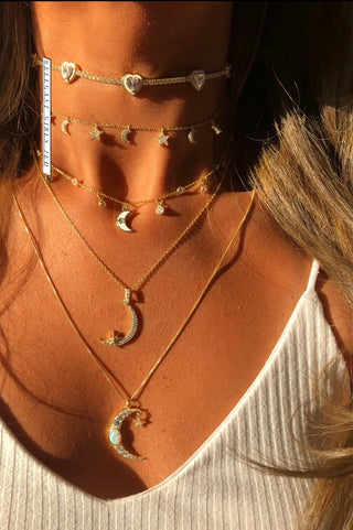 WHITE MOON  DANGLE CHOKER