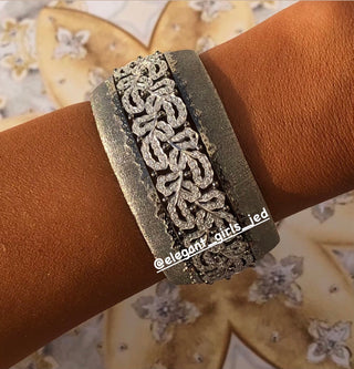 THE LUXURY GRAY DANTIL LACE BANGEL