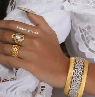 THE LUXURY ONE CLOVER RING