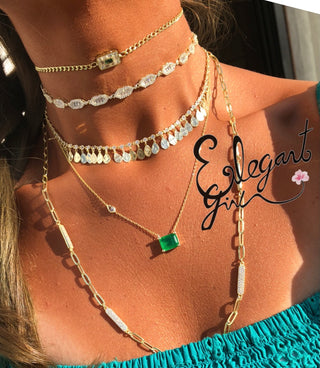ONE SQUARE CUT CHOKER