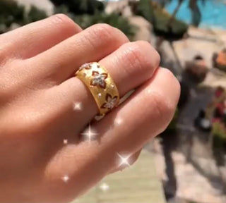 THE LUXURY UNIQUE GOLD RING