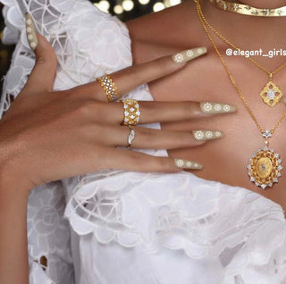 THE LUXURY LACE DANTIL GOLD RING