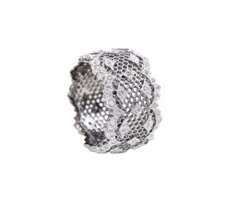 THE LUXURY BLACK LACE RING
