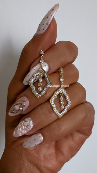 Lumière Pearl Arabesque Earring