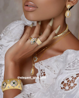 THE LUXURY DREAM EMERALD GREEN BANGEL