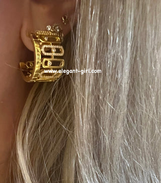 GOLD ICONIC MOVE EARRING